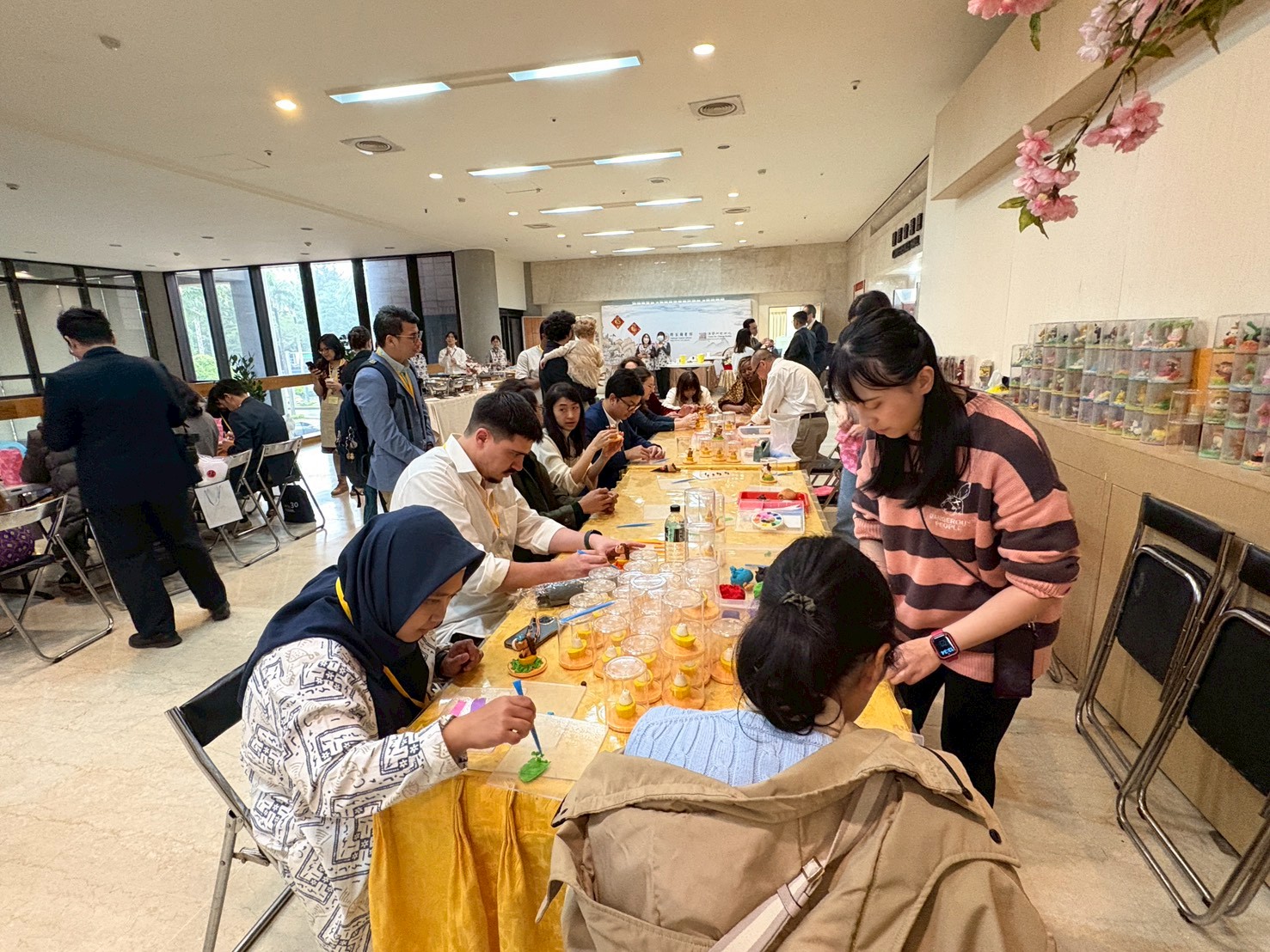 學人體驗製作捏麵人