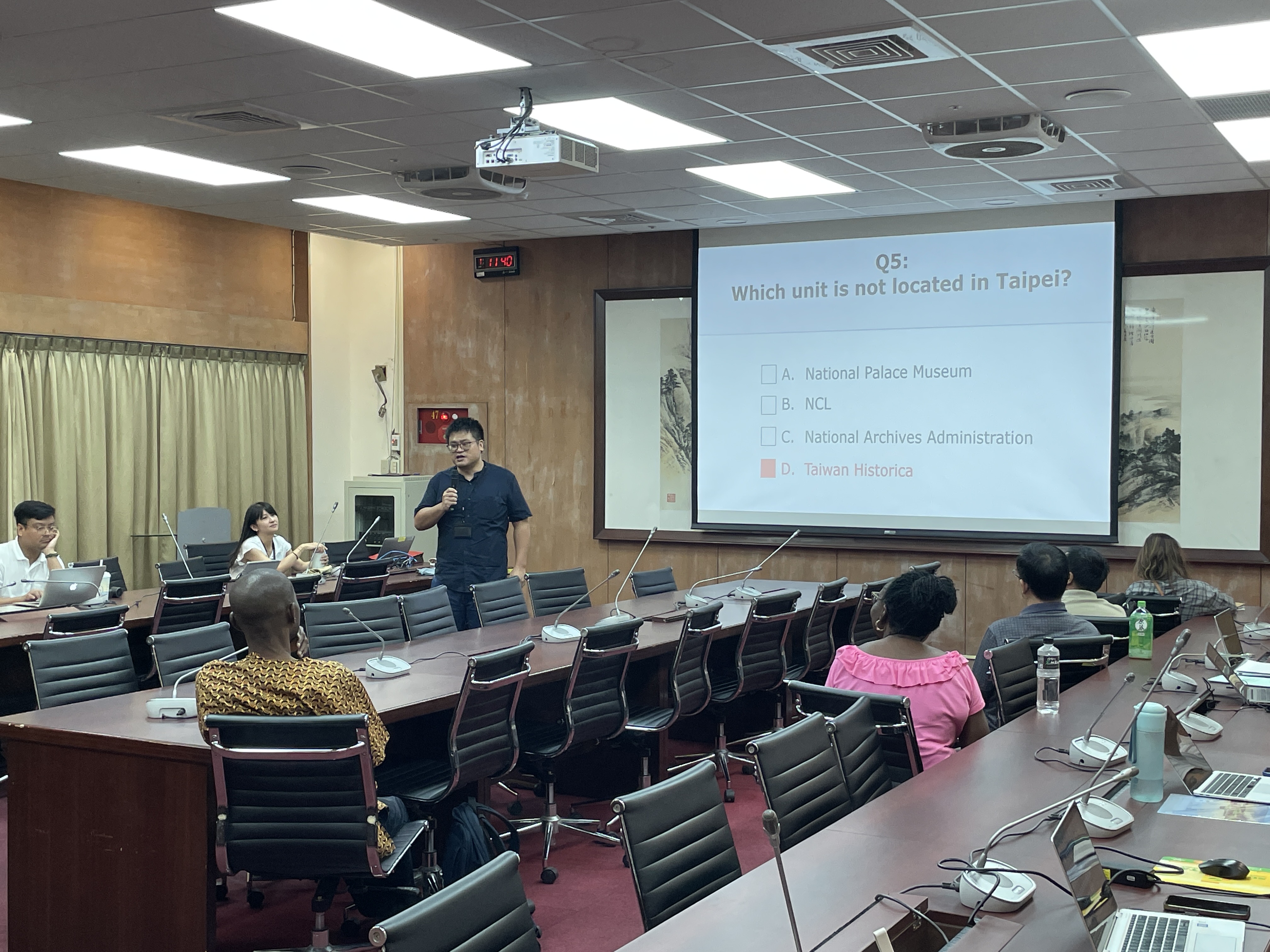 Po-Yuen Wu introduced Taiwan Studies Resources.